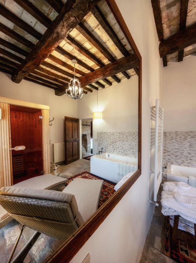 Castello Valenzino Aparthotel Pierantonio Exterior photo