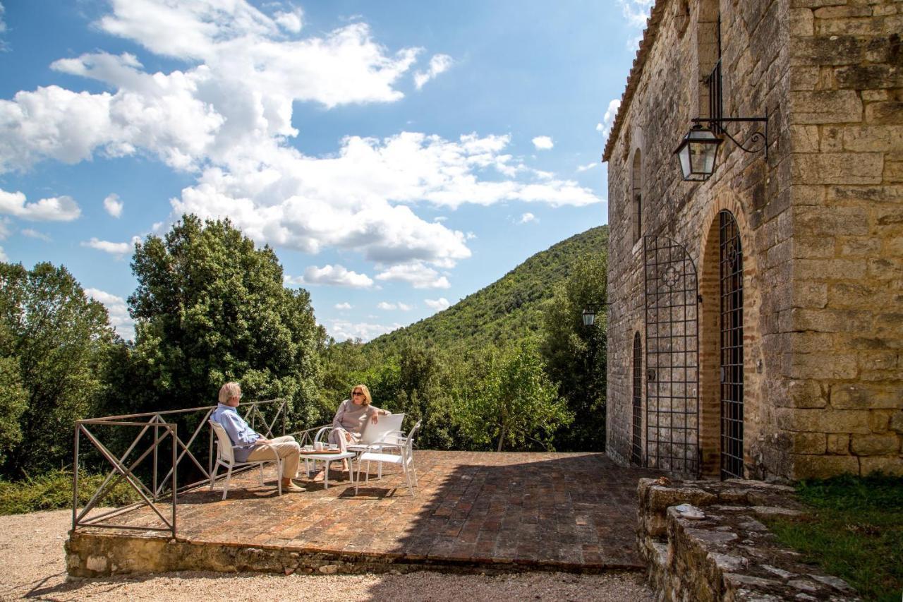 Castello Valenzino Aparthotel Pierantonio Exterior photo